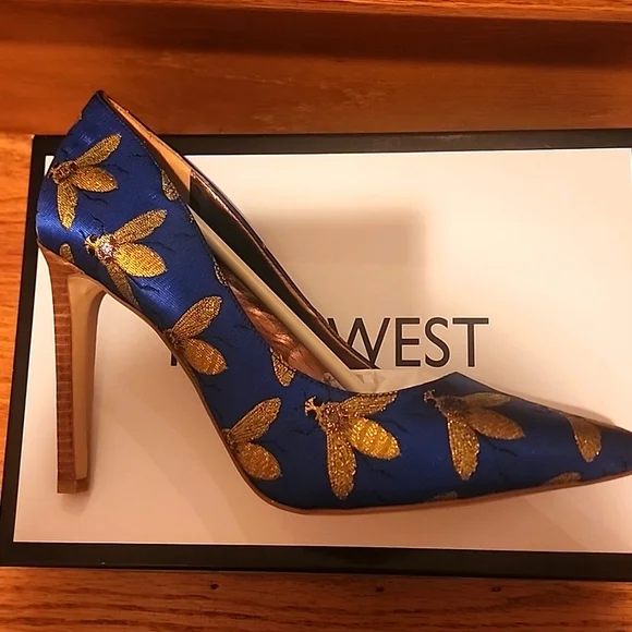 New In Box Nine West "NW Tatiana" Blue Gold Bee Pumps 9.5 - Picture 1 of 11